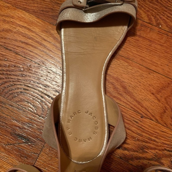 𝅺MARC by Marc Jacobs plaque belt sandals- Size 6.5 - Picture 5 of 8